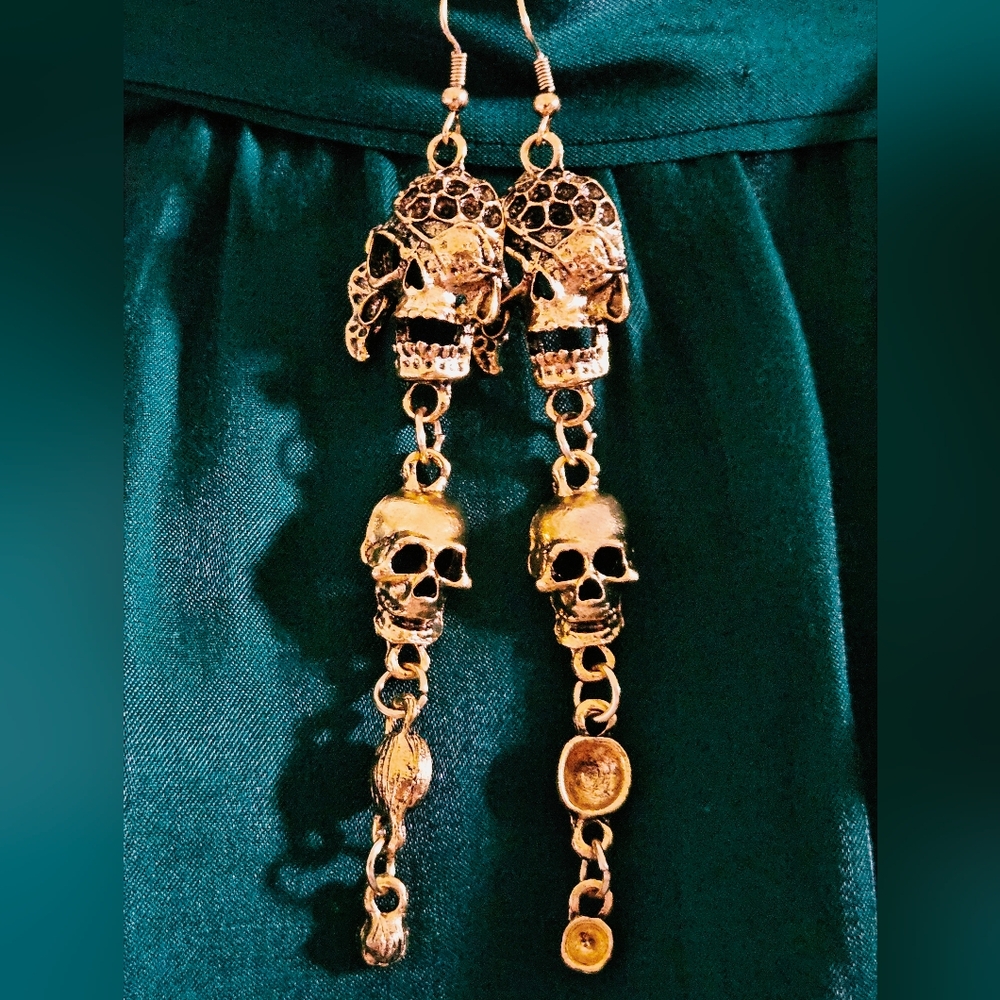 VTG Style Antiqued Gold Pirate Skull Tiered Drop Dangle Earrings Franch Hook 4"